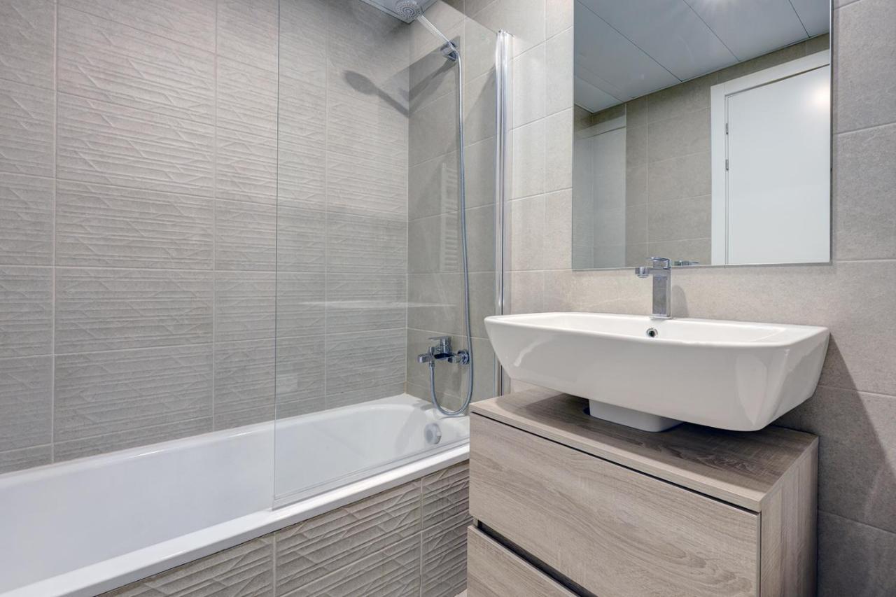Stylish 2 Bedroom Apartment In Estepona Old Town Esterno foto