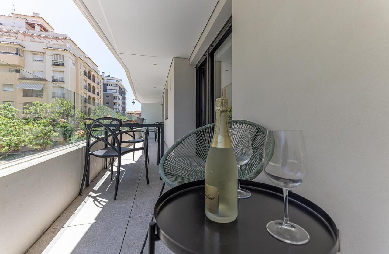 Stylish 2 Bedroom Apartment In Estepona Old Town Esterno foto